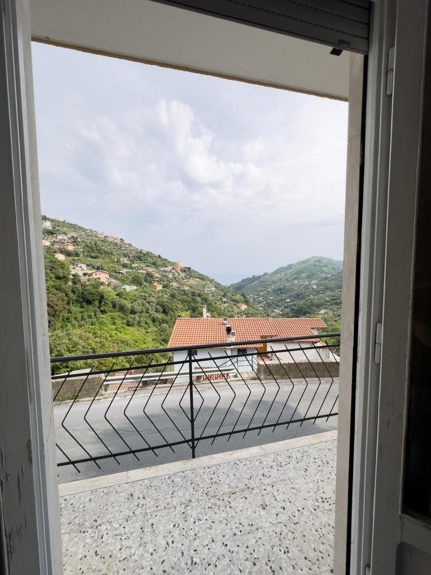 Ferienwohnung Sanremo Mare E Relax - Affittasi "Casa Illiade" Con Parcheggio Libero, Terrazza E Wi-Fi Exterior foto